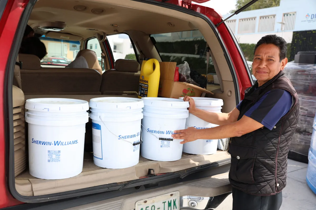 Entrega Huixquilucan materiales para mejorar hogares de familias