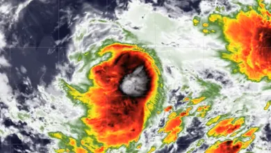 Huracán Bárbara alcanza categoría 1 frente a las costas del Pacífico mexicano, con lluvias intensas y fuerte oleaje.