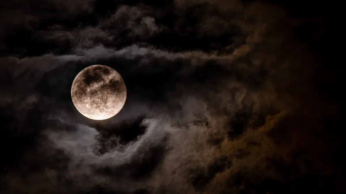 La Luna del ciervo brillará en el cielo la noche del 10 de julio, marcando un fenómeno astronómico cargado de tradición.