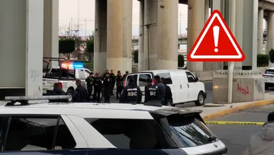 Camioneta blanca donde se encontraba la víctima de la balacera en la zona del puente de La Concordia.