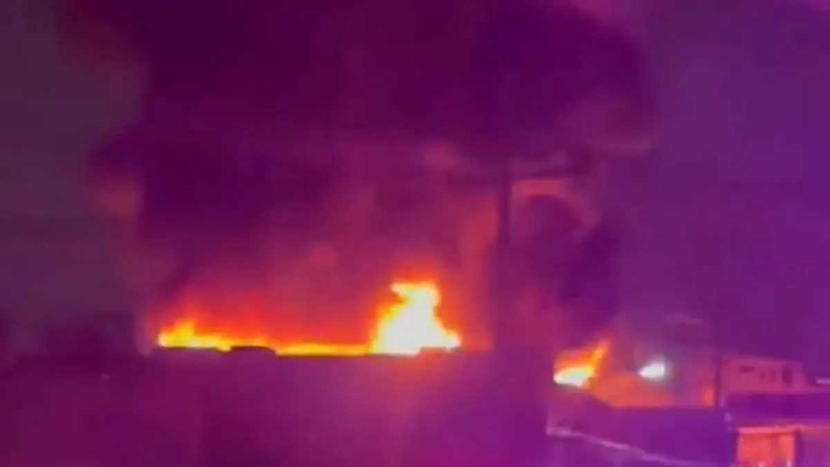 [VIDEO] Se incendio una vivienda en la colonia Benito Juárez de Naucalpan