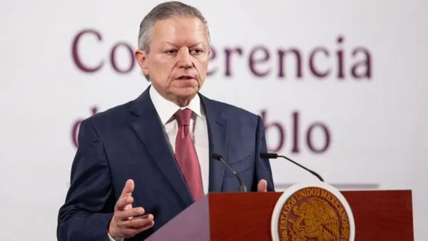 Arturo Zaldívar explicó que el transitorio en la Ley de Amparo debe aclararse para no permitir retroactividad.