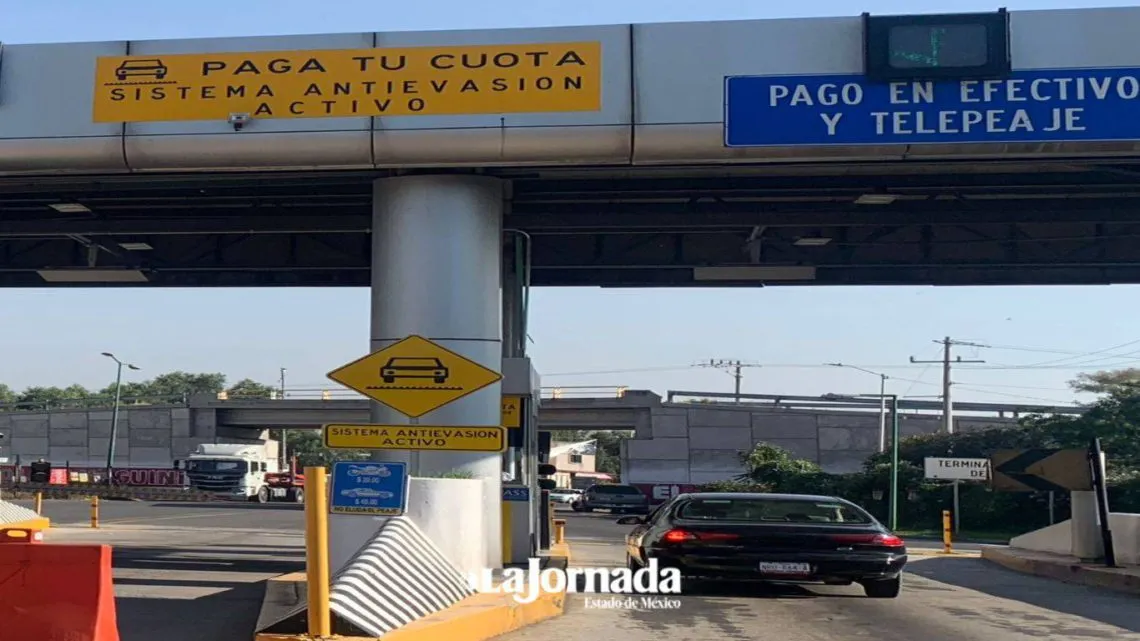 Operadora de autopistas instala ponchallantas en la México-Pachuca