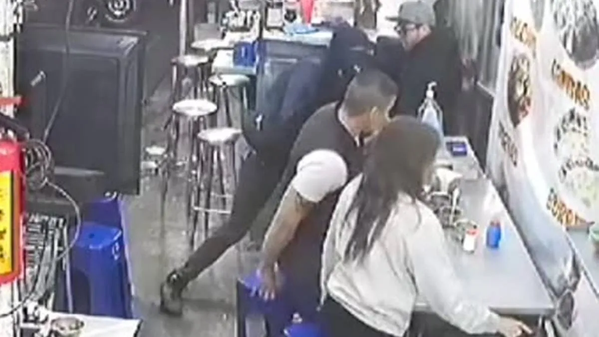 [VIDEO] Asaltan a clientes y empleados en taquería de Cuautitlán Izcalli