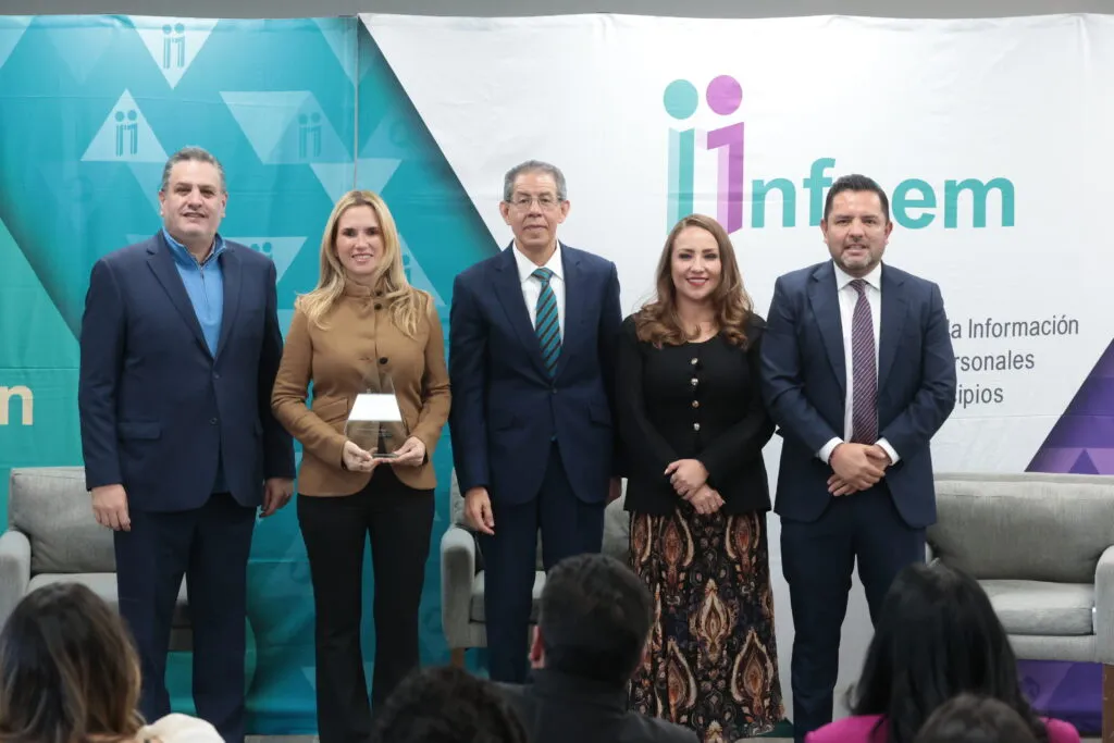 Recibe Huixquilucan dos reconocimientos por sus prácticas de transparencia y cercanía con la gente