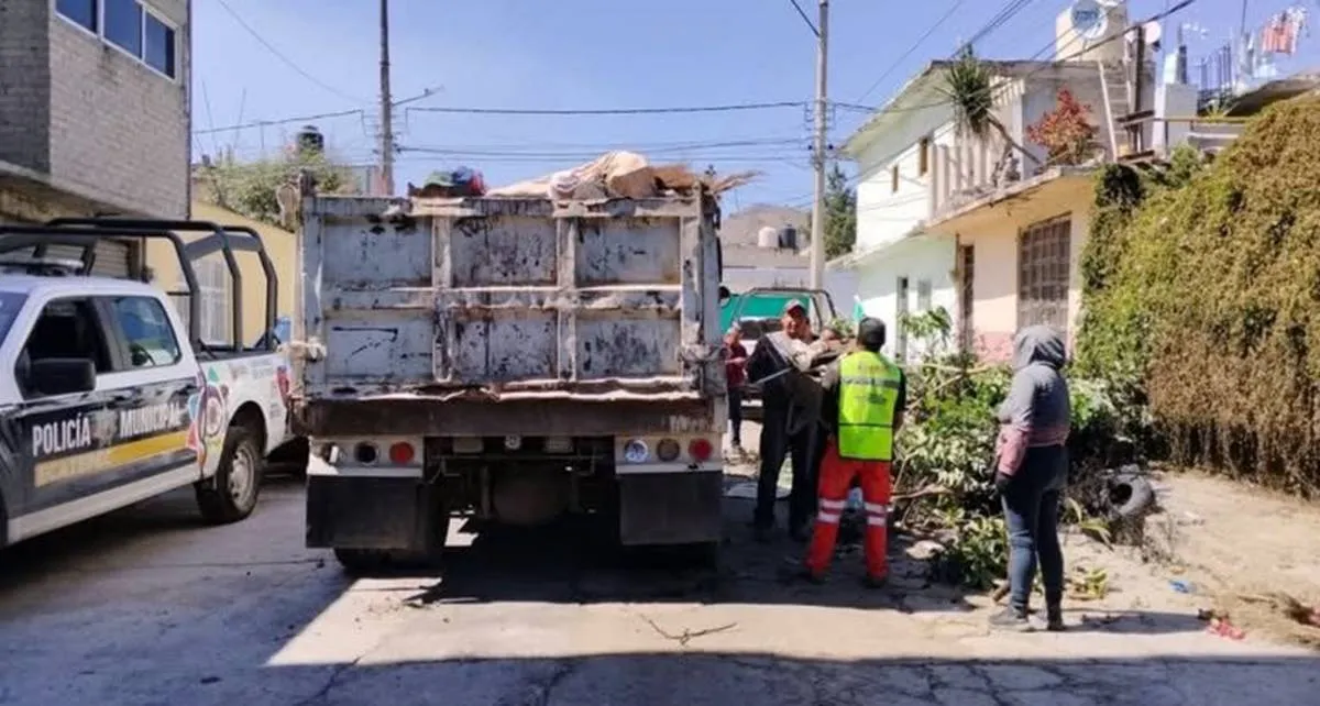 Ecatepec: Siguen trabajos tras incendio en fábrica de colchones