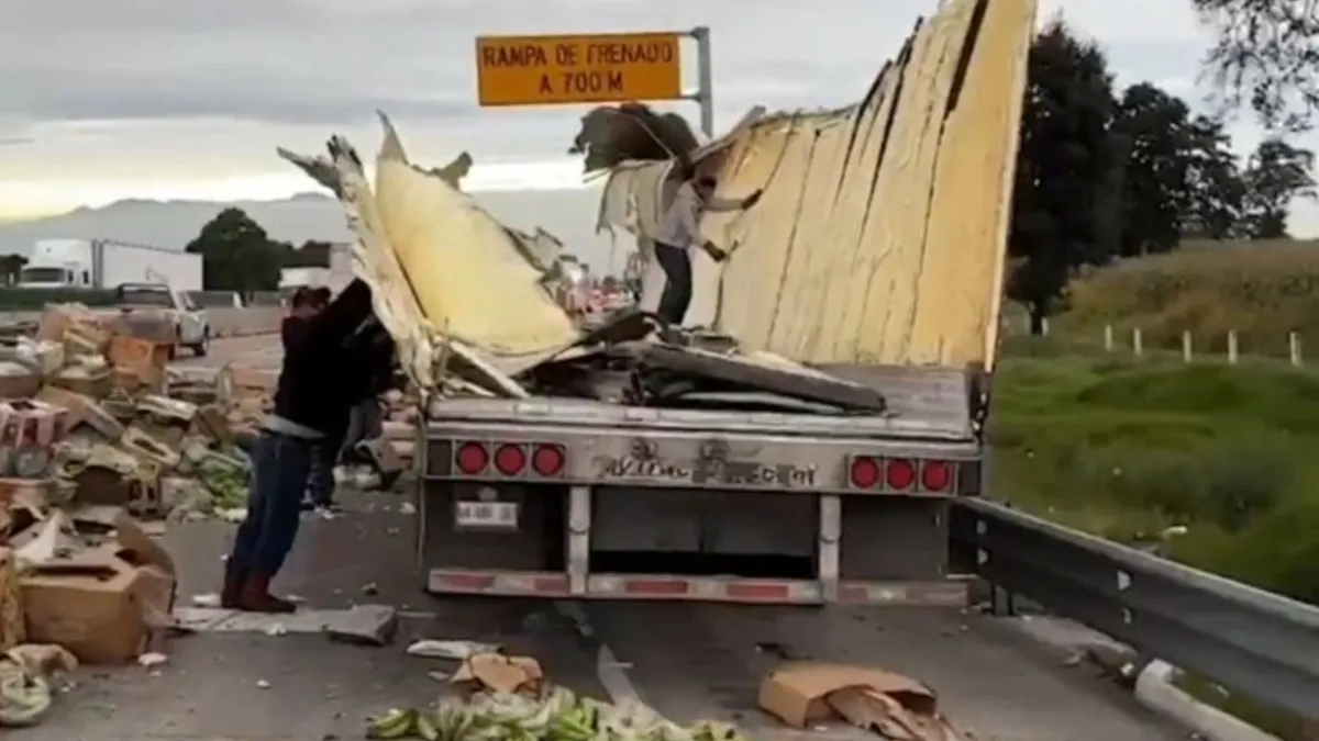 Debido al bloqueo, las autoridades recomiendan utilizar rutas alternas.