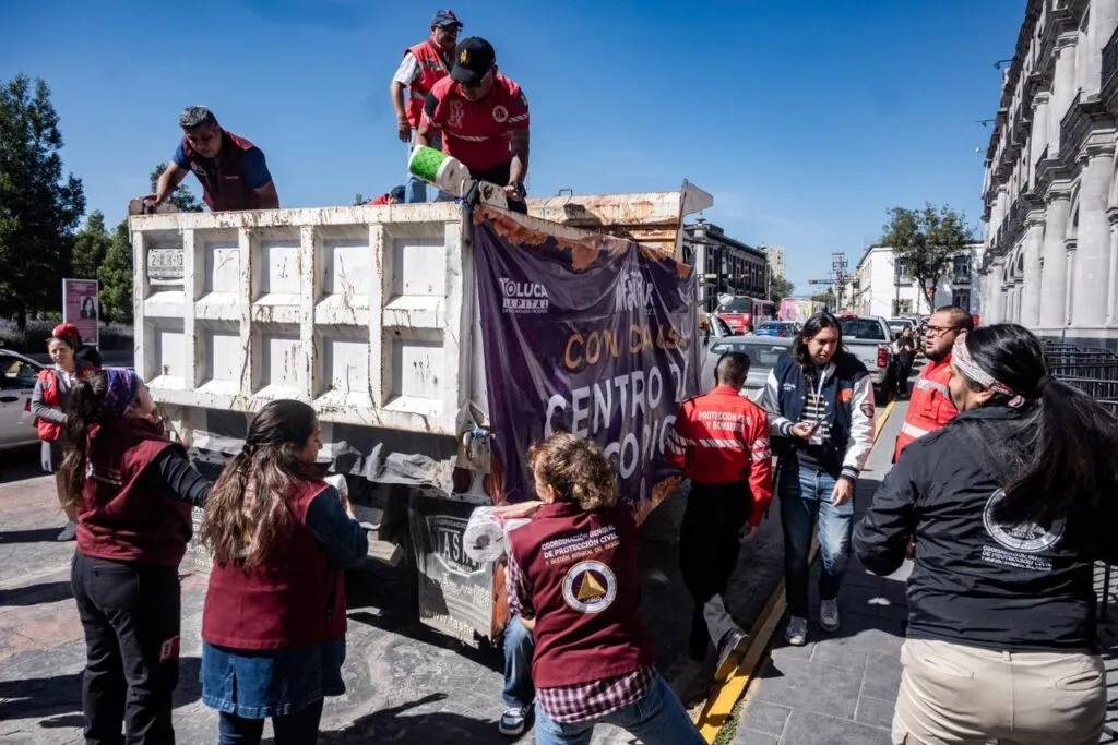 Reúne comunidad toluqueña y visitantes 10 toneladas de víveres en apoyo a familias afectadas