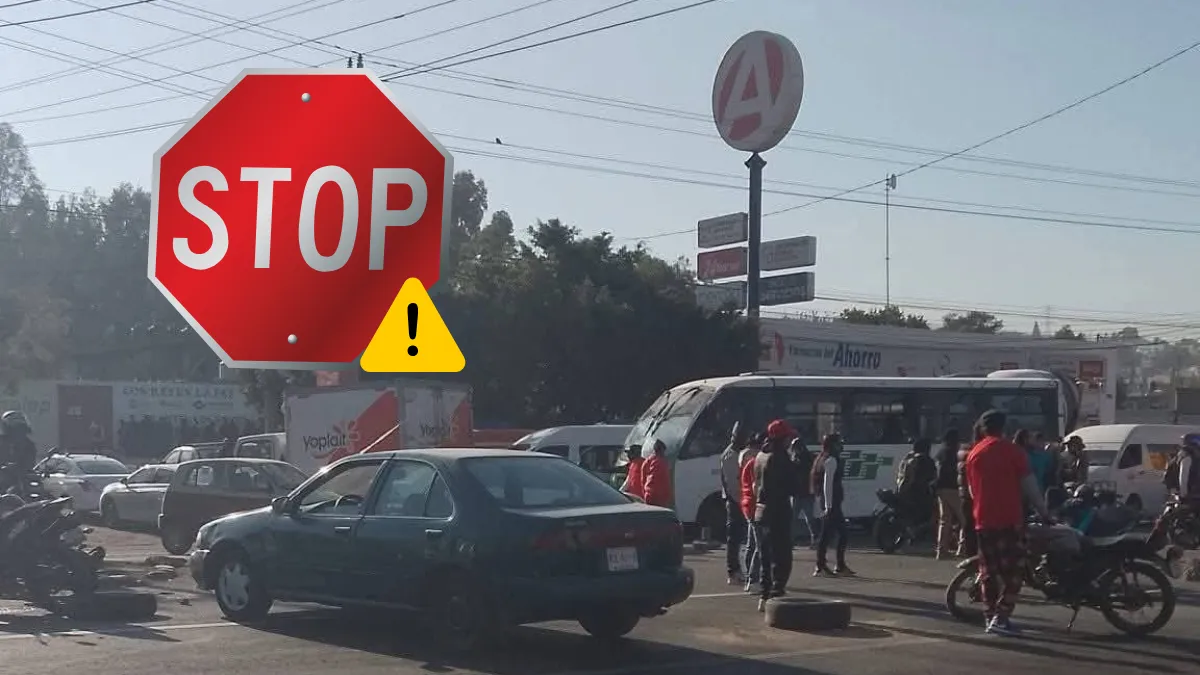 Bloqueo en la México-Texcoco por manifestantes a la altura del Conalep de Los Reyes La Paz provoca caos vial.