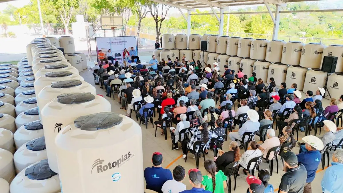 Gobierno de Badiraguato arranca segunda etapa de entrega de tinacos