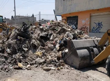 Chimalhuacán: advierten riesgos de inundaciones por arrojar basura a las calles