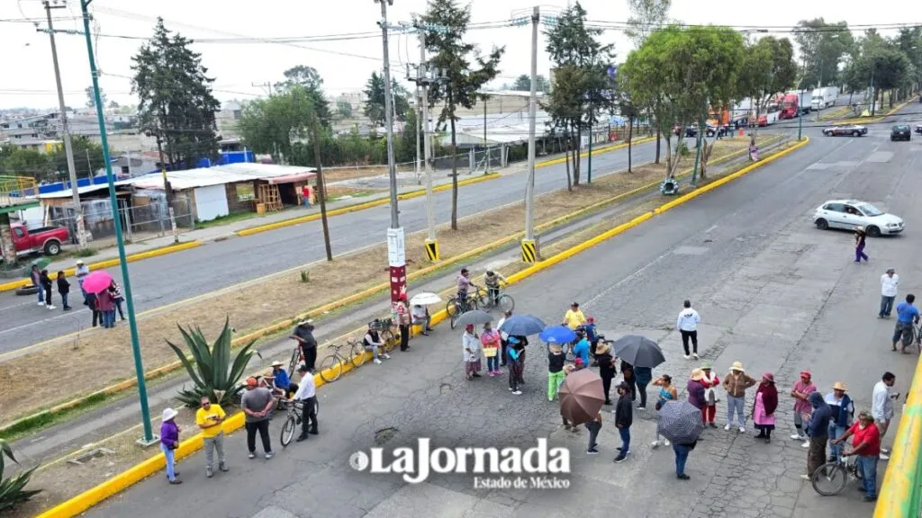 Vecinos de San Mateo Otzacatipan bloquean López Portillo