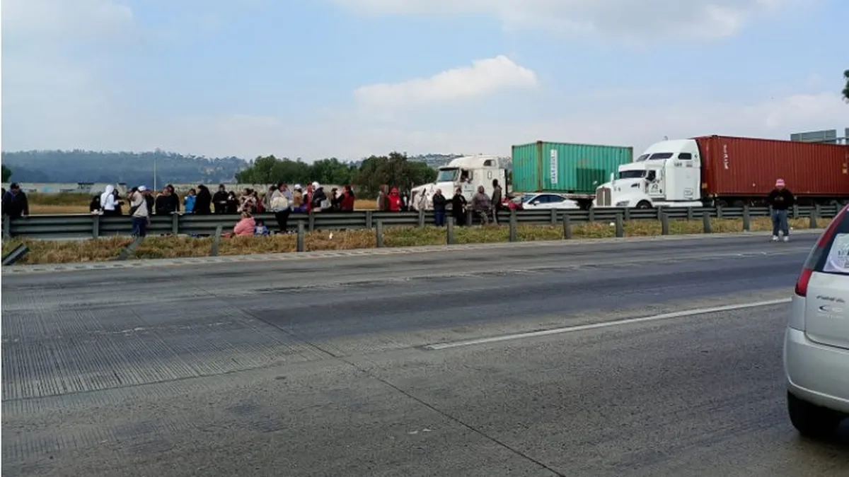 [MAPA] Reportan cierre en ambos sentidos de la México-Querétaro por presencia de manifestantes