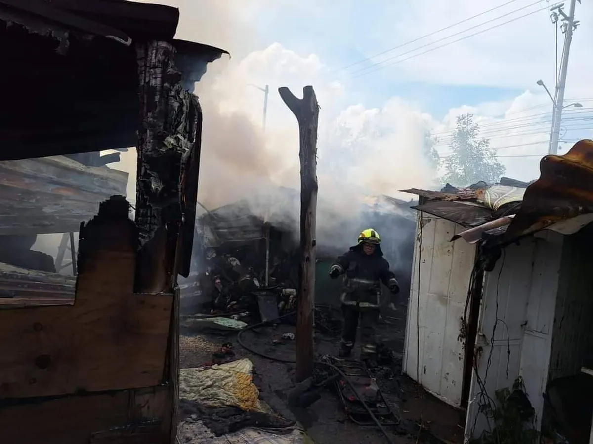 Cuautitlán Izcalli: Se registra fuerte incendio sobre avenida Huehuetoca