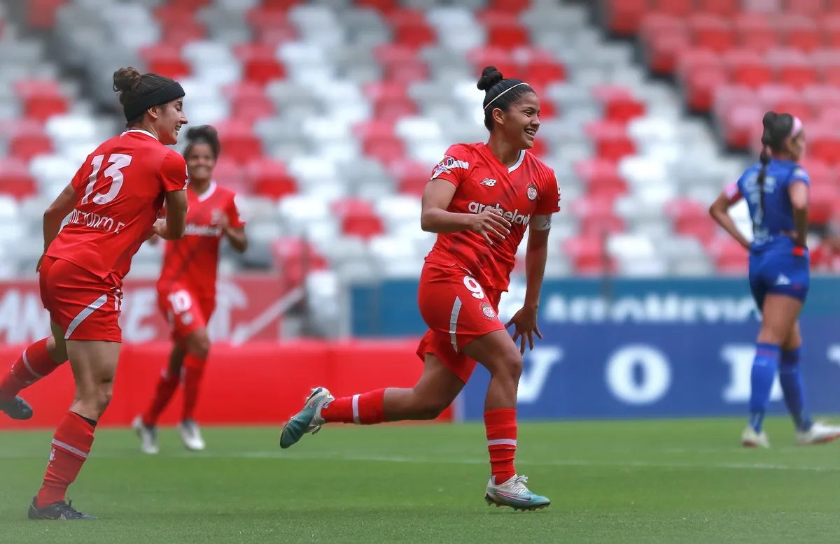 Diablas Rojas golean a Cruz Azul 