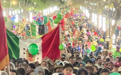 Desde las primeras horas del día, grupos de peregrinos organizados avanzaron por distintas vialidades de la capital del país.