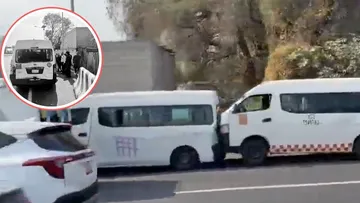 [VIDEO] Camión se queda sin frenos y embiste a tres unidades de transporte público en la México-Pachuca