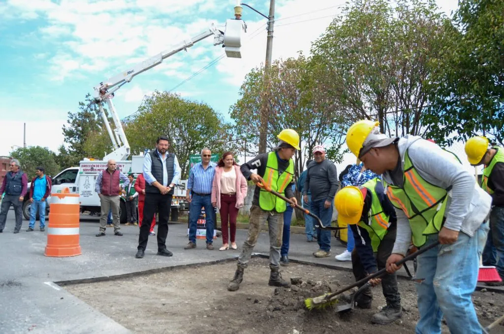 Lleva Adolfo Solís plan de renovación de fraccionamientos al Conjunto Suteym para mejorar el entorno de más familias en Almoloya de Juárez