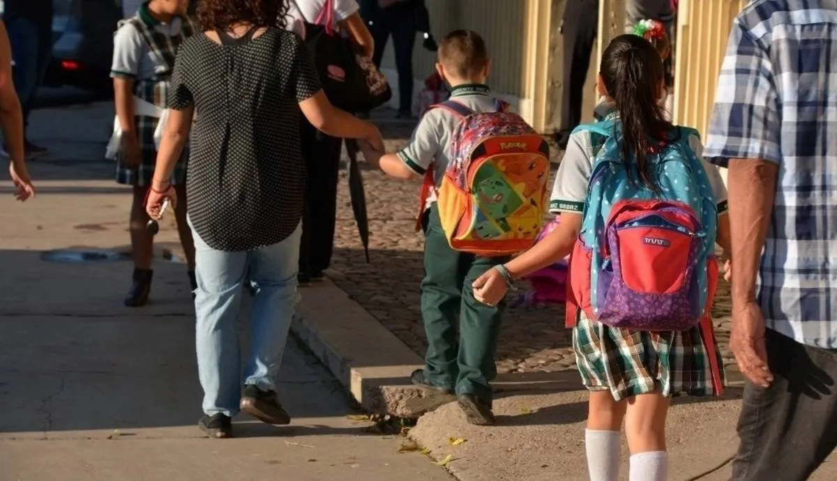 [PASO A PASO] CDMX 2024: ¿Cómo cambiar a tu hijo de escuela o turno en nivel básico?