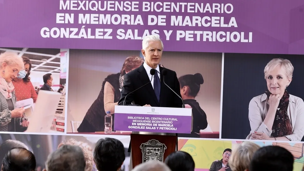 Andrés Manuel López Obrador aseguró que quien está lanzando críticas y reclamos contra el gobernador saliente del Estado de México por no haber utilizado el aparato gubernamental para hacer un fraude en las elecciones del domingo es "lamentable su actitud". Foto: La Jornada