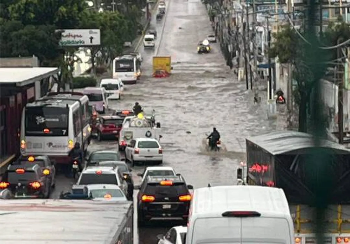 Valle de México: Fuertes lluvias dejaron inundaciones de 30 a 50 centímetros