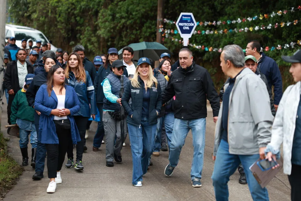 Huixquilucan mejora espacios urbanos y servicios públicos en canales y Santa Cruz Ayotuxco