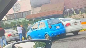 Choque en Av. Tecnológico provoca tráfico rumbo a CDMX en Metepec