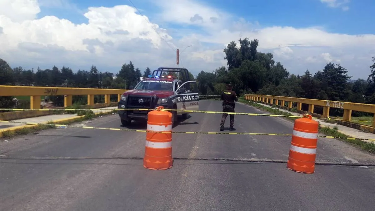 Puente El Polvorín en Teoloyucan es cerrado totalmente, hay filas de hasta 5 km