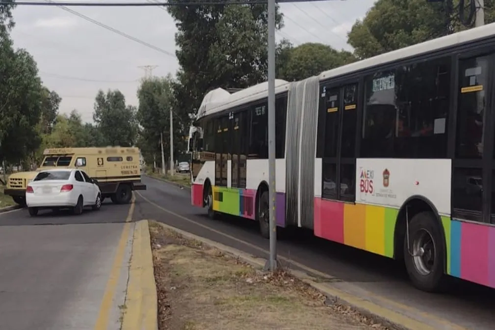 Asaltan Mexibús de la Línea 1 en pleno recorrido