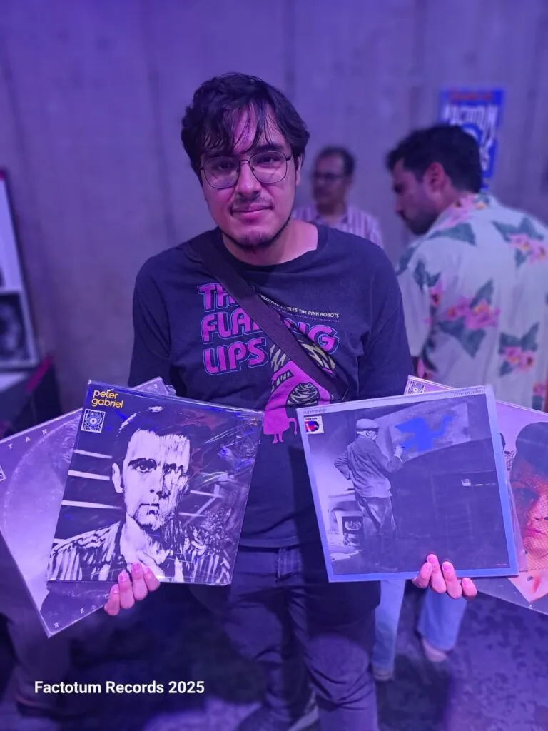 Donde el vinilo respira: comunidad y música independiente se reúnen en Factotum Records y Bajo Circuito