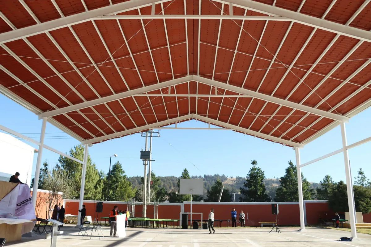 Zinacantepec: Cerca de mil estudiantes estrenan techado en su escuela
