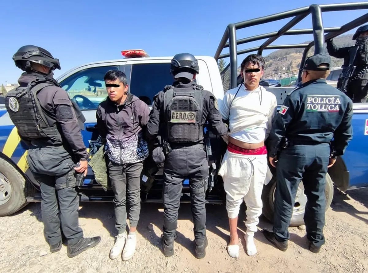 Toluca: Detienen a presuntos ladrones de motocicletas en San Pablo Autopan