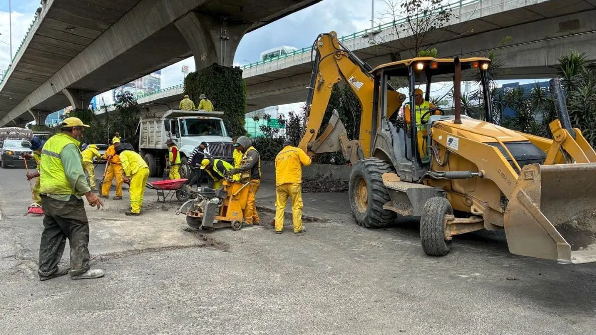 Con bacheo profundo y corrección de drenaje, Junta de Caminos del Edomex rehabilita puntos críticos de Periférico Norte