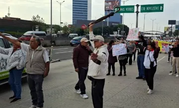 Vecinos de Lomas Boulevares liberan Periférico Norte pero amagan con nuevos cierres