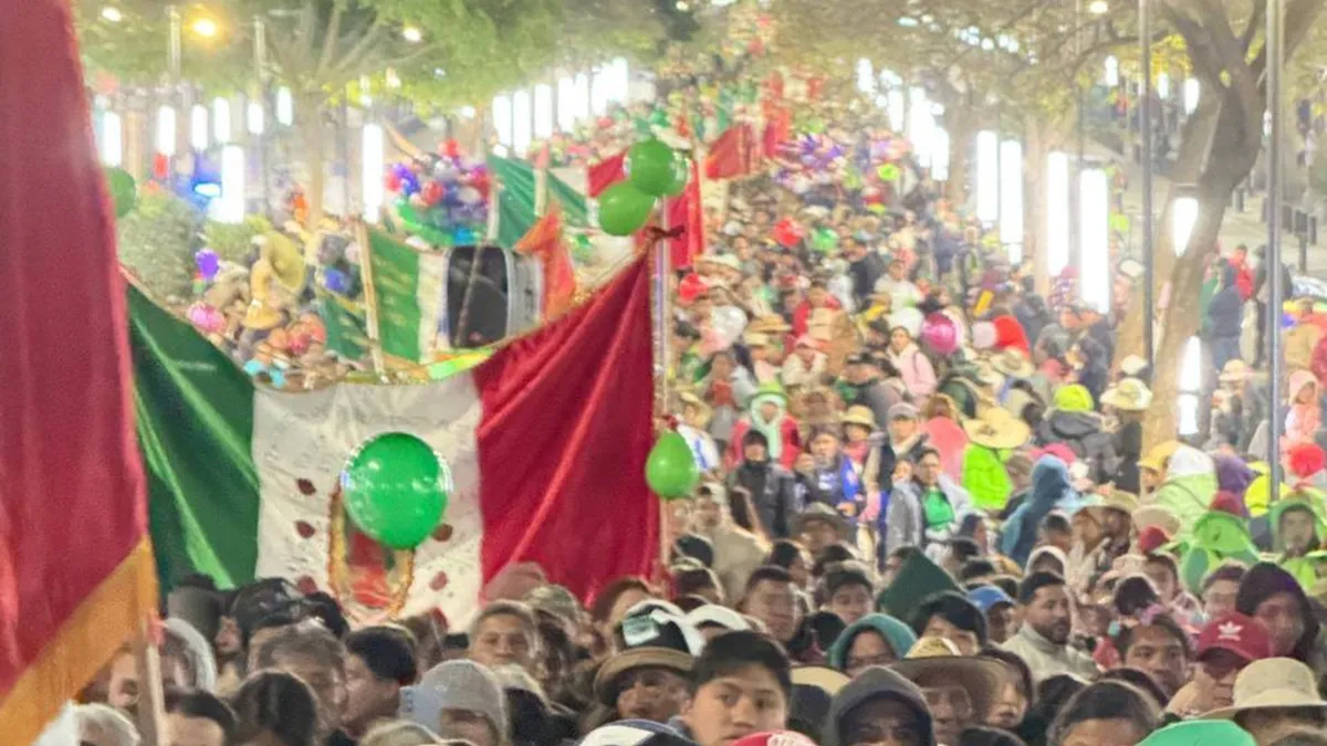 Desde las primeras horas del día, grupos de peregrinos organizados avanzaron por distintas vialidades de la capital del país.