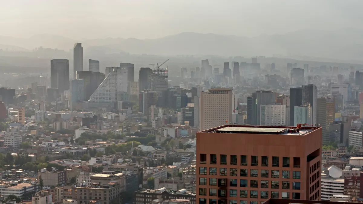 Se mantiene Contingencia Ambiental en Edomex y CDMX por acumulación de ozono.