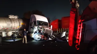 Accidente deja un muerto y dos heridos en el Circuito Exterior Mexiquense