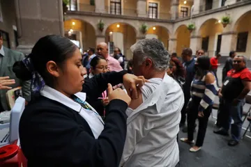 Foto de la vacuna contra el covid-19 aplicada en el Edomex.
