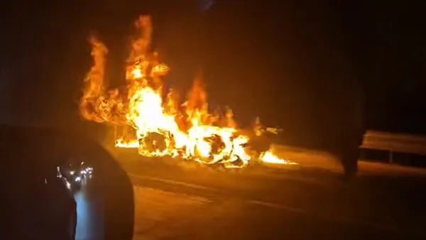 Tráiler se incendia en la México-Querétaro