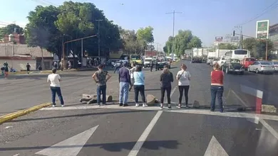 Habitantes de Tlalnepantla bloquearon la vialidad por falta de agua