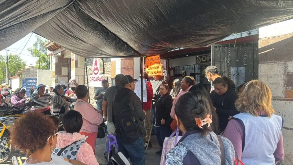 Vecinos de Ixtapaluca demandan agua potable; llevan casi cinco meses sin suministro