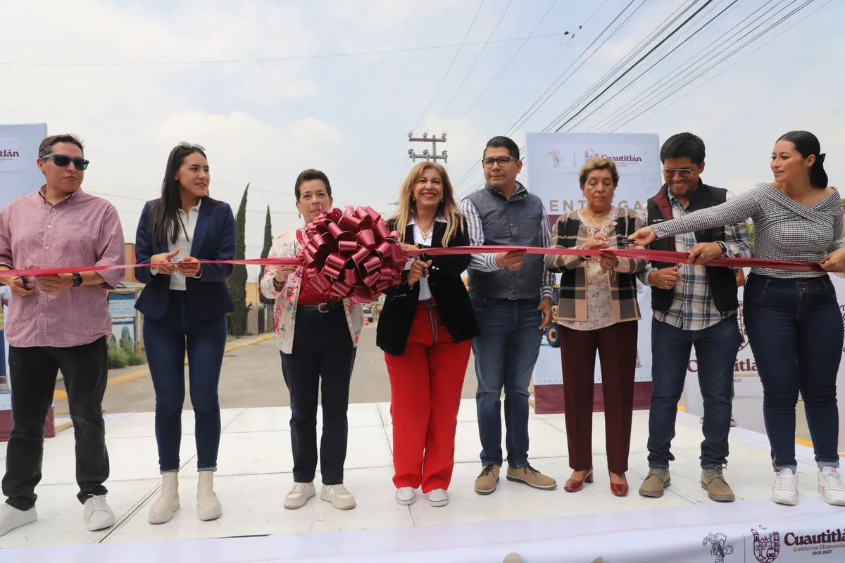 Presidenta municipal de Cuautitlán entrega primera obra de repavimentación en Hacienda Cuautitlán