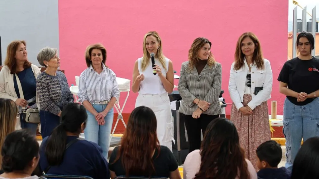 Huixquilucan fortalece el vínculo entre madres y bebés con el programa “Crecer Juntos: Un abrazo para mamá”