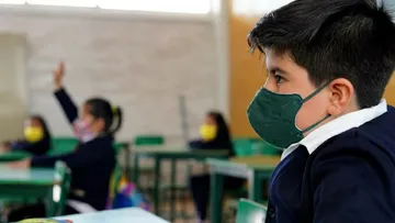 Implementan uso de cubrebocas en escuelas del Edomex ante brotes de sarampión