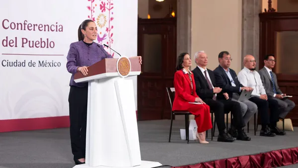 Sheinbaum respalda a la UIF, celebra tregua Irán-EU, informa rescate de minero en Sinaloa y destaca avances de Artemis II.