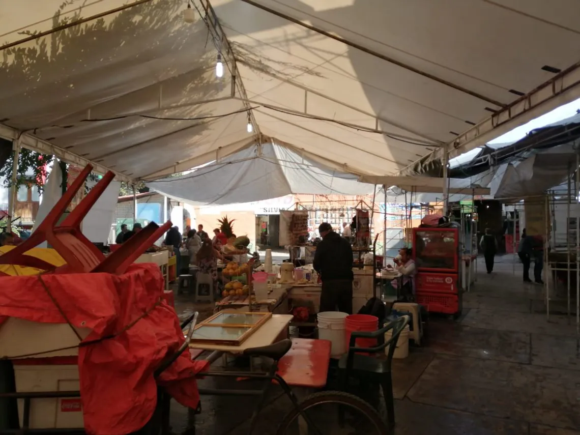 Comerciantes de Chimalhuacan protestan por prohibición de venta en inmediaciones del palacio