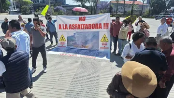 Protestan habitantes de la Cuenca de San Mateo Naucalpan por contaminación de asfaltadora