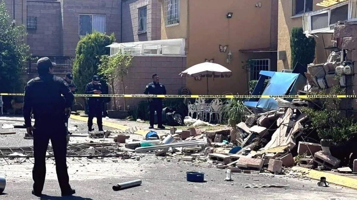 Ixtapaluca: explosión destruye una vivienda en unidad habitacional