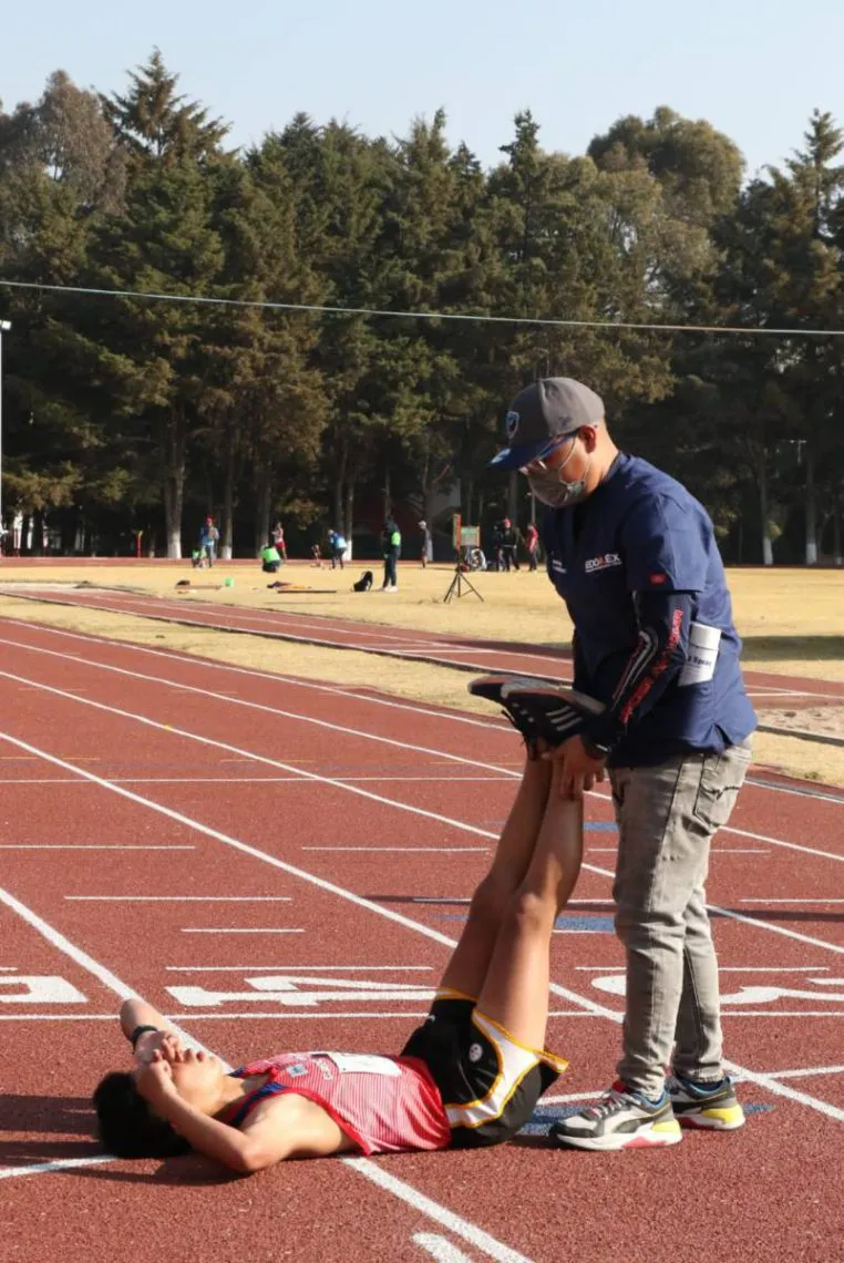 Cientos de atletas buscan clasificación en atletismo