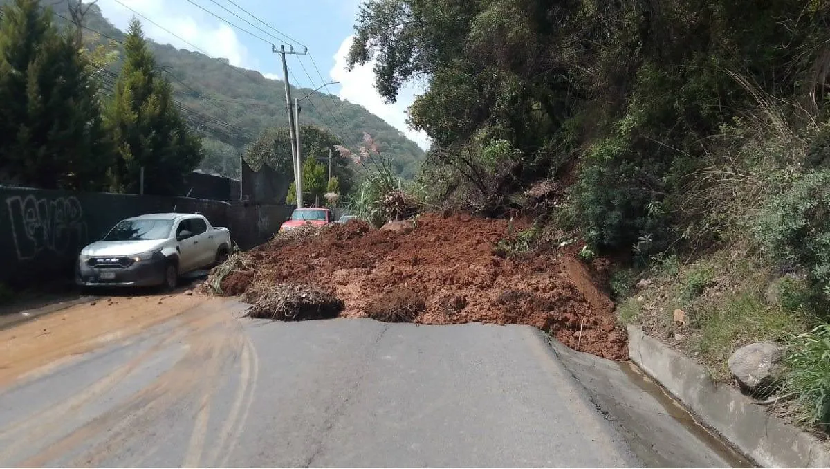 Cierran carretera Naucalpan-Huixquilucan por riesgo de deslaves